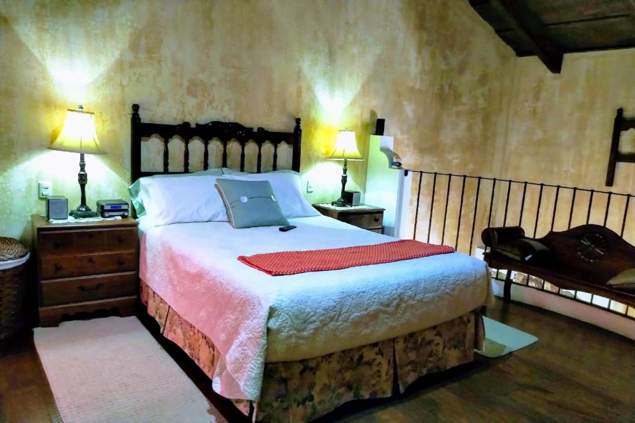 Villas Emekarsa, Antigua ภายนอก รูปภาพ